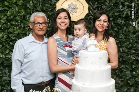 Fotos da cerimônia e festa de batismo do pequeno Pietro, na paróquia Santo Antônio, no bairro de Santo Amaro em São Paulo.'