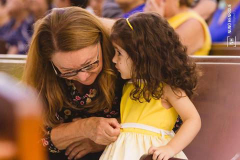 Fotos do batizado da pequena Amanda na Igreja Nossa Senhora do Bom Conselho, em São Paulo.'