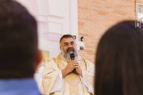 Fotos do batizado da pequena Amanda na Igreja Nossa Senhora do Bom Conselho, em São Paulo.'