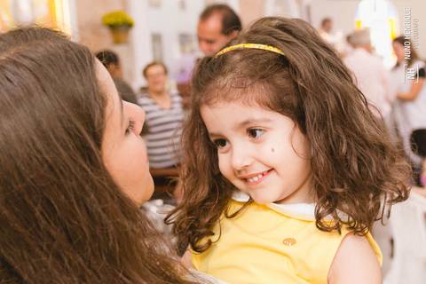 Fotos do batizado da pequena Amanda na Igreja Nossa Senhora do Bom Conselho, em São Paulo.'