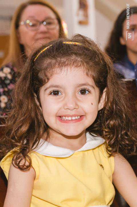 Fotos do batizado da pequena Amanda na Igreja Nossa Senhora do Bom Conselho, em São Paulo.'