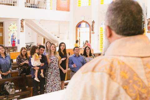 Fotos do batizado da pequena Amanda na Igreja Nossa Senhora do Bom Conselho, em São Paulo.'