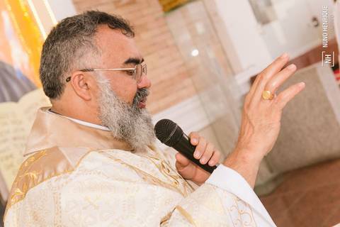 Fotos do batizado da pequena Amanda na Igreja Nossa Senhora do Bom Conselho, em São Paulo.'
