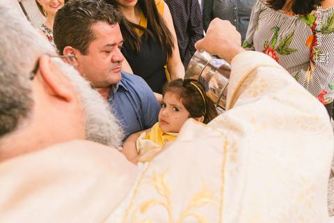 Fotos do batizado da pequena Amanda na Igreja Nossa Senhora do Bom Conselho, em São Paulo.'