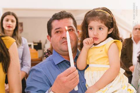 Fotos do batizado da pequena Amanda na Igreja Nossa Senhora do Bom Conselho, em São Paulo.'