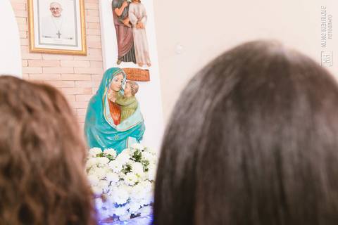 Fotos do batizado da pequena Amanda na Igreja Nossa Senhora do Bom Conselho, em São Paulo.'