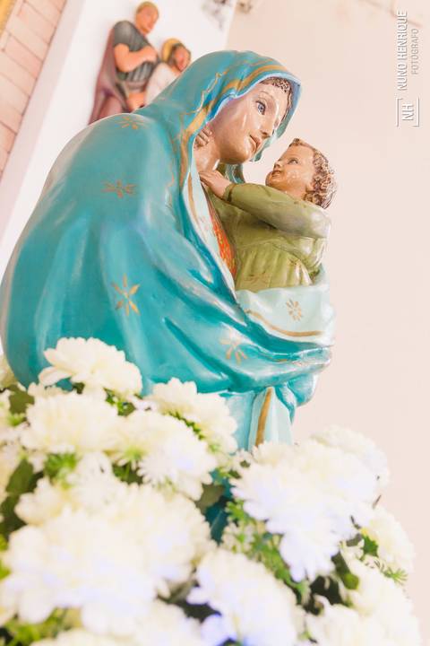 Fotos do batizado da pequena Amanda na Igreja Nossa Senhora do Bom Conselho, em São Paulo.'
