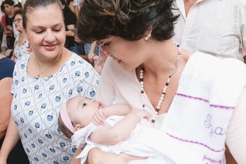 Batizado da Izadora na Paróquia São José no bairro de Americanópolis, zona sul de São Paulo.'