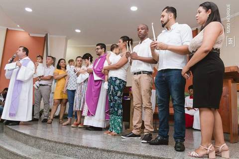 Batizado da Izadora na Paróquia São José no bairro de Americanópolis, zona sul de São Paulo.'