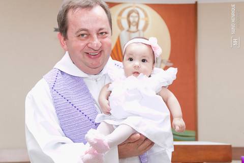 Batizado da Izadora na Paróquia São José no bairro de Americanópolis, zona sul de São Paulo.'