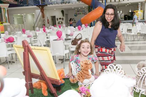 Festa infantil da Lorena, com tema da Gata Marie, realizada no Buffet Snow Place, em São Paulo.'