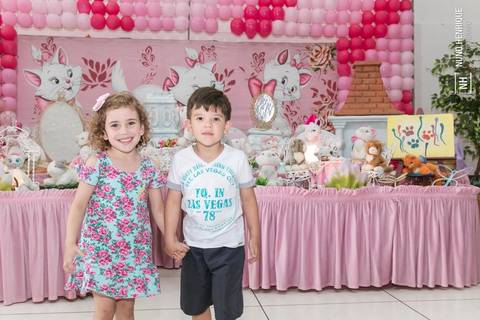 Festa infantil da Lorena, com tema da Gata Marie, realizada no Buffet Snow Place, em São Paulo.'