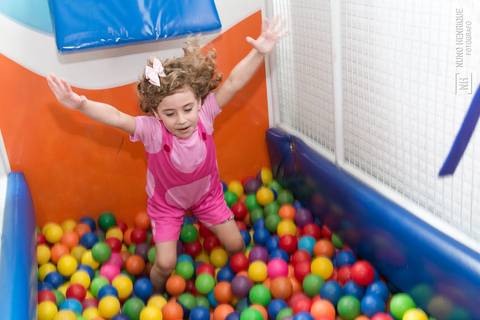 Festa infantil da Lorena, com tema da Gata Marie, realizada no Buffet Snow Place, em São Paulo.'