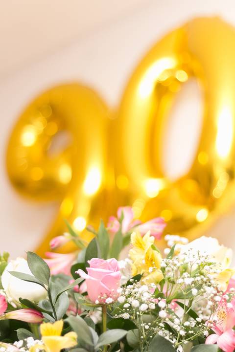 Festa de aniversário da Vó Gregória, celebrando seus 90 anos'