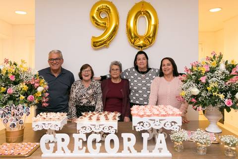 Festa de aniversário da Vó Gregória, celebrando seus 90 anos'