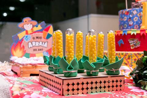 Festa de aniversário da Roberta Zeque, comemorando seus 40 anos em ritmo de festa junina.'