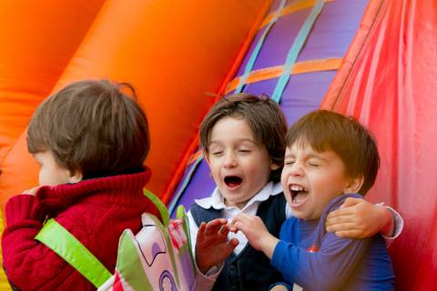Festa infantil dos irmãos Enzo e Max, comemorando 7 e 4 anos na cidade de São Paulo.'