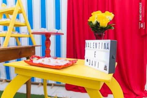 Aniversário da Valentina e do Davi com o tema do Mickey e da Minnie, no Alvi Verde Futebol Clube em São Paulo'