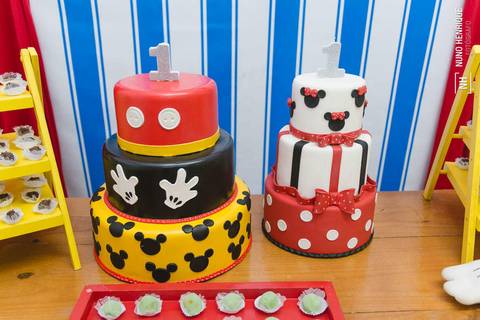 Aniversário da Valentina e do Davi com o tema do Mickey e da Minnie, no Alvi Verde Futebol Clube em São Paulo'