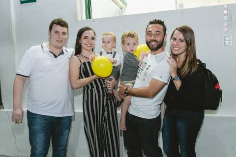 Aniversário da Valentina e do Davi com o tema do Mickey e da Minnie, no Alvi Verde Futebol Clube em São Paulo'