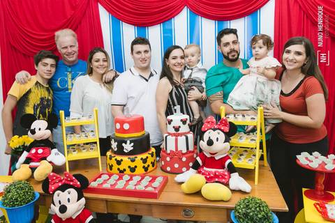 Aniversário da Valentina e do Davi com o tema do Mickey e da Minnie, no Alvi Verde Futebol Clube em São Paulo'