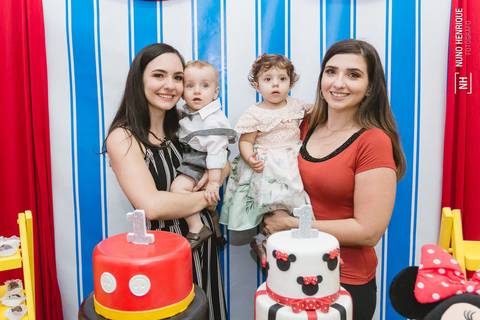 Aniversário da Valentina e do Davi com o tema do Mickey e da Minnie, no Alvi Verde Futebol Clube em São Paulo'