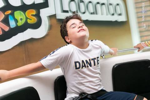 Foto da festa de aniversário do João Pedro, em clima de jogo do Palmeiras no Buffet Play Kids Pompéia, em São Paulo.'