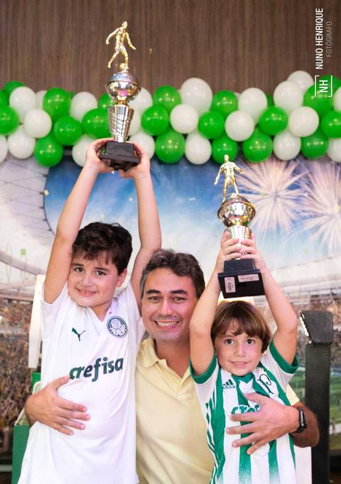Foto da festa de aniversário do João Pedro, em clima de jogo do Palmeiras no Buffet Play Kids Pompéia, em São Paulo.'