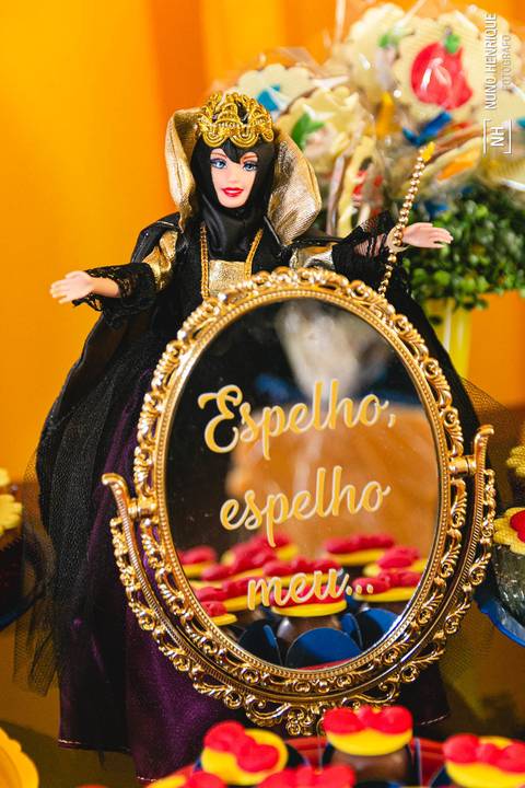 Festa infantil da Izadora com decoração da Branca de Neve, realizada na zona sul de São Paulo no bairro de Americanópolis.'