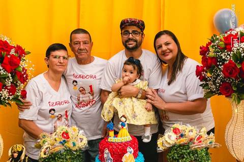 Festa infantil da Izadora com decoração da Branca de Neve, realizada na zona sul de São Paulo no bairro de Americanópolis.'