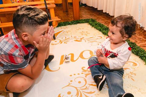 Festa infantil da Izadora com decoração da Branca de Neve, realizada na zona sul de São Paulo no bairro de Americanópolis.'