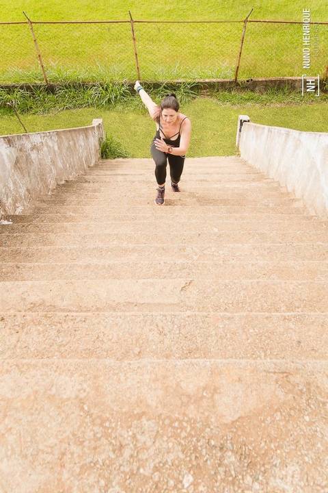Ensaio fotográfico esportivo com a corredora Ana Pagiossi no Parque Ceret, zona leste de São Paulo.'
