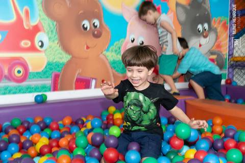 Festa de aniversário de 5 anos do Matias no Buffet Spasso Power com os personagens Hulk, Capitão América, Homem Aranha, Thor, Homem de Ferro e Thanos da Mister Marcelo personagens na cidade de São Paulo.'