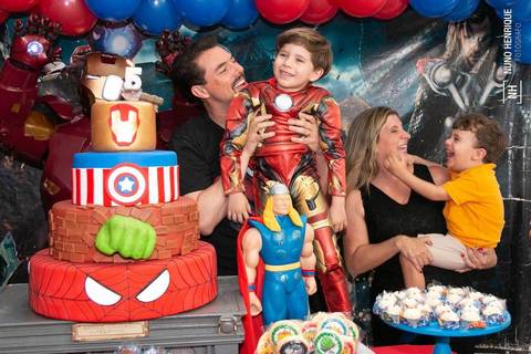Festa de aniversário de 5 anos do Matias no Buffet Spasso Power com os personagens Hulk, Capitão América, Homem Aranha, Thor, Homem de Ferro e Thanos da Mister Marcelo personagens na cidade de São Paulo.'