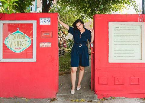 Ensaio fotográfico para editorial de moda do Devant Vintage Brechó, com a modelo Thais Brito, maquiagem por Aline Custódio e produção de moda pela Carla Alves.'