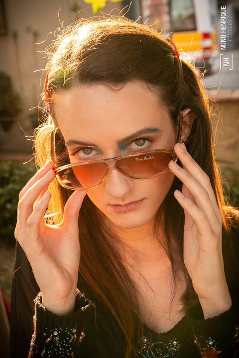 Ensaio fotográfico com a modelo Gabrielle Longobardi e maquiagem de Aline Custódio para o Devant Vintage Brechó, localizado no bairro de Perdizes em São Paulo.'