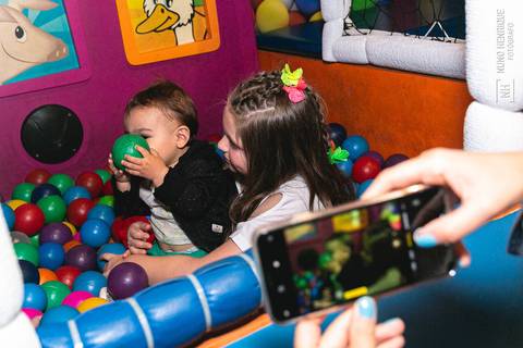 Festa infantil com tema de balada da Isabella Martins realizada no Buffet Planeta Kids, unidade Alphaville em São Paulo.'