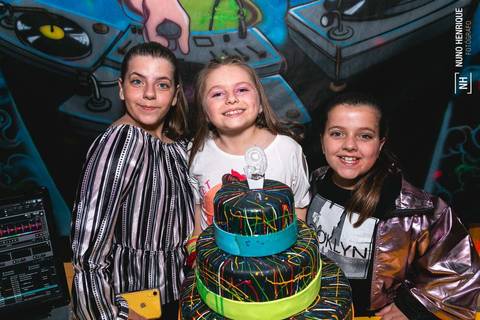 Festa infantil com tema de balada da Isabella Martins realizada no Buffet Planeta Kids, unidade Alphaville em São Paulo.'