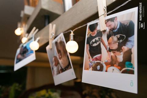 Festa infantil com toda a família reunida para celebrar do aniversário de 1 ano do Luigi.'