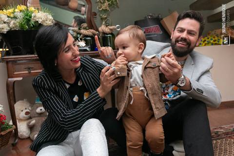 Festa infantil com toda a família reunida para celebrar do aniversário de 1 ano do Luigi.'