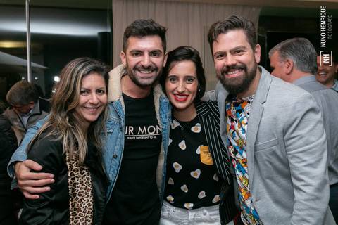 Festa infantil com toda a família reunida para celebrar do aniversário de 1 ano do Luigi.'