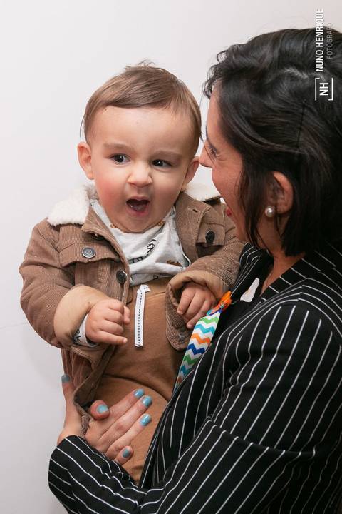 Festa infantil com toda a família reunida para celebrar do aniversário de 1 ano do Luigi.'