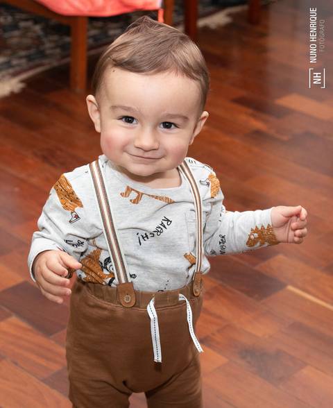 Festa infantil com toda a família reunida para celebrar do aniversário de 1 ano do Luigi.'