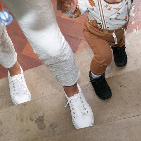 Festa infantil com toda a família reunida para celebrar do aniversário de 1 ano do Luigi.'