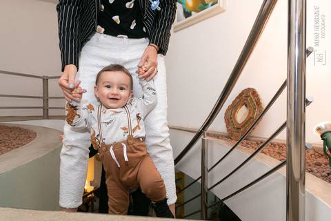 Festa infantil com toda a família reunida para celebrar do aniversário de 1 ano do Luigi.'