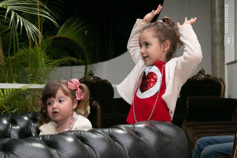 Festa infantil com toda a família reunida para celebrar do aniversário de 1 ano do Luigi.'