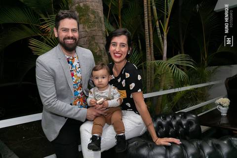 Festa infantil com toda a família reunida para celebrar do aniversário de 1 ano do Luigi.'