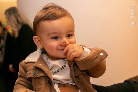 Festa infantil com toda a família reunida para celebrar do aniversário de 1 ano do Luigi.'