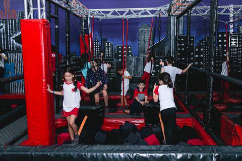 Festa infantil dos irmãos Valentina e Pedro no Urban Motion Morumbi com os amigos e colegas da escola Mapple Bear.'