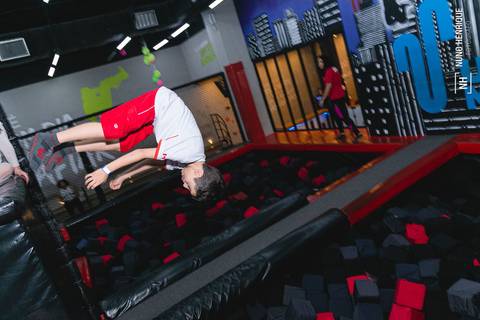 Festa infantil dos irmãos Valentina e Pedro no Urban Motion Morumbi com os amigos e colegas da escola Mapple Bear.'